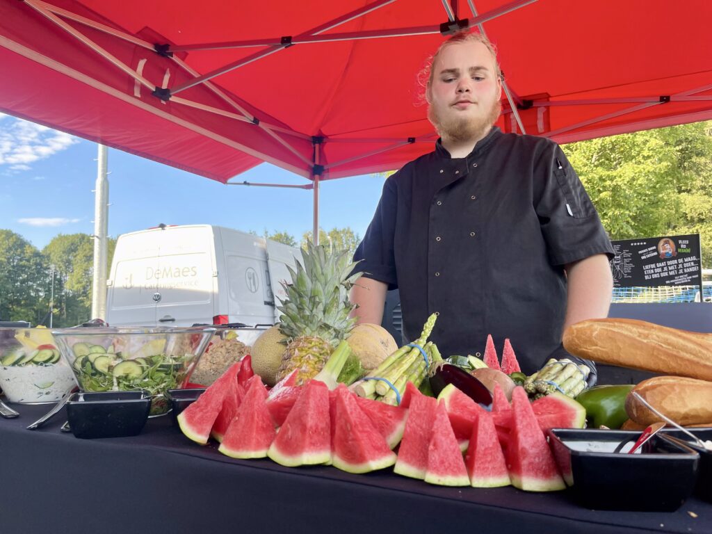 Jan en zijn watermeloen van de grill